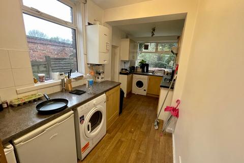 4 bedroom house to rent, Finchley Road, Manchester, M14