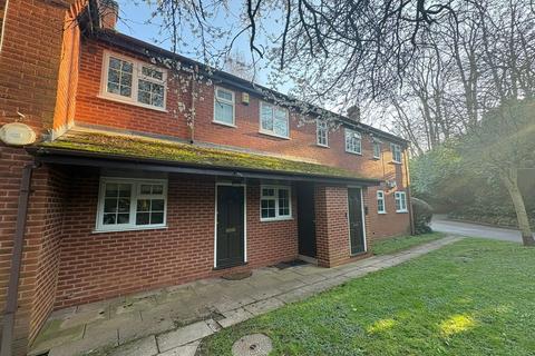 Pakenham Village, Birmingham, B15