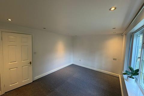 2 bedroom flat to rent, Pakenham Village, Birmingham, B15