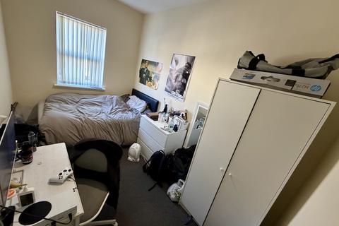 3 bedroom house to rent, Beveridge Street, Manchester, M14
