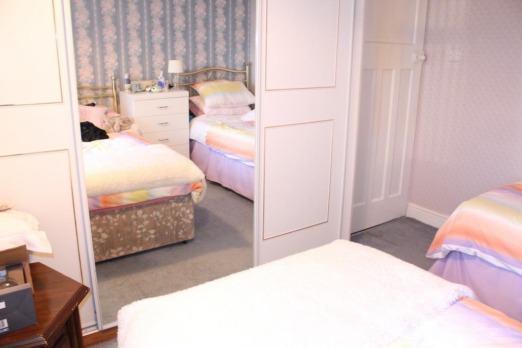 Bedroom 2 Picture 2