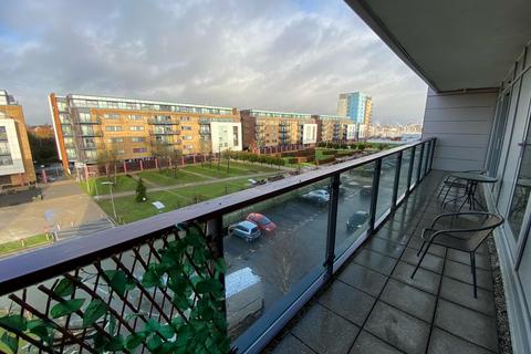 2 bedroom apartment to rent, Breakwater House, Cardiff, CF11