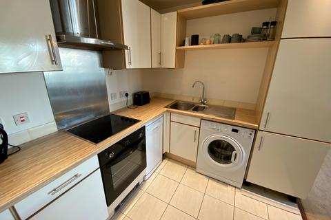 2 bedroom apartment to rent, Breakwater House, Cardiff, CF11