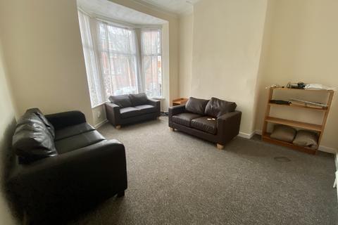 4 bedroom house to rent, Albion Road, Manchester, M14