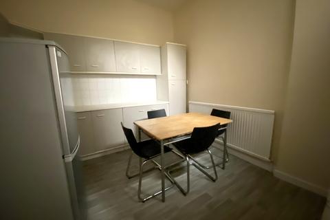 4 bedroom house to rent, Albion Road, Manchester, M14