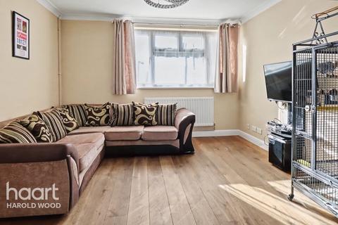 3 bedroom terraced house for sale, Hamilton Drive, Harold Wood