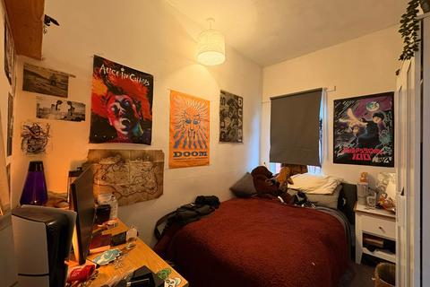 4 bedroom house to rent, Kathleen Grove, Manchester, M14