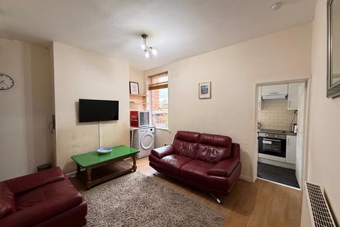 4 bedroom house to rent, Kathleen Grove, Manchester, M14