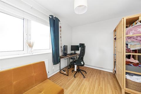 2 bedroom flat for sale, Elmworth Grove, London SE21