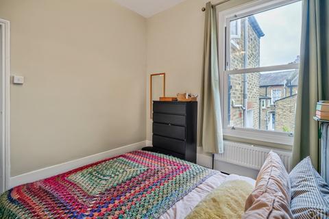 2 bedroom flat to rent, Andalus Road, London, SW9