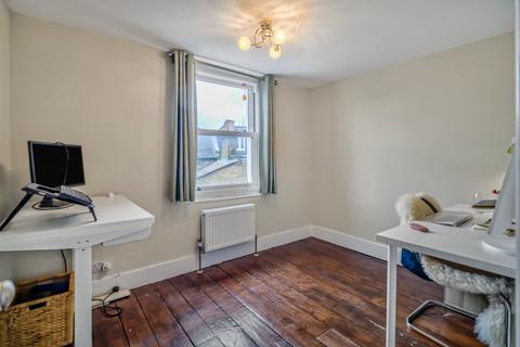 2 bedroom flat to rent, Andalus Road, London, SW9