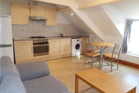 2 bedroom flat to rent, Newport Road, Cardiff, CF24