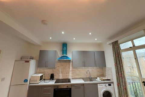 2 bedroom apartment to rent, Wilmslow Road, Manchester, M14