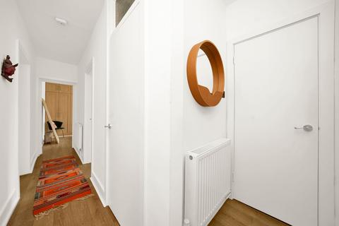 3 bedroom flat for sale, Germander Way, London, E15