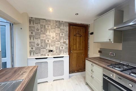 2 bedroom house to rent, Wennington Road, Rainham, RM13