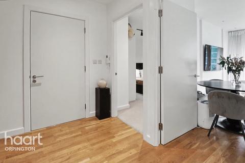 1 bedroom flat for sale, Brouard Court, St Marks Square, Bromley