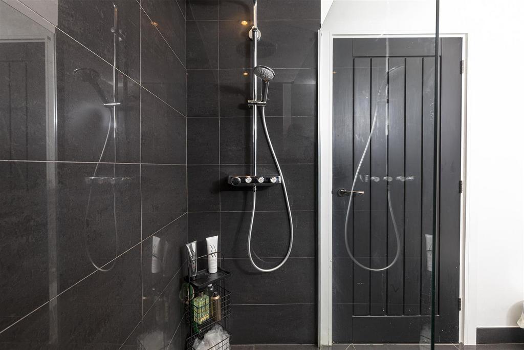 En Suite Shower Room