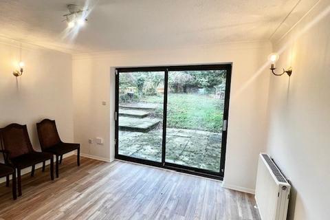 undefined, Kynance Close, Romford, RM3