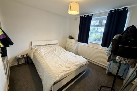 3 bedroom end of terrace house to rent, Whitchurch Road, Manchester, M20