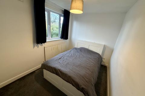 3 bedroom end of terrace house to rent, Whitchurch Road, Manchester, M20