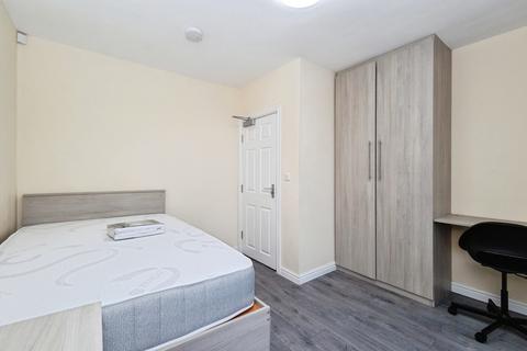 undefined, Parrs Wood Road, Manchester, M20