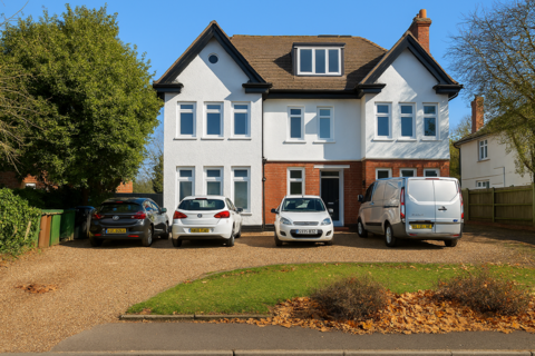 2 bedroom flat to rent, Albion Road, Sutton, SM2