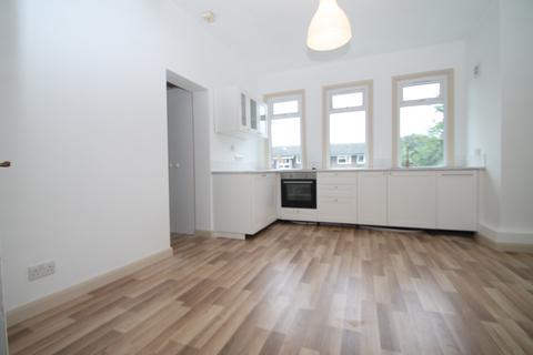 2 bedroom flat to rent, Albion Road, Sutton, SM2