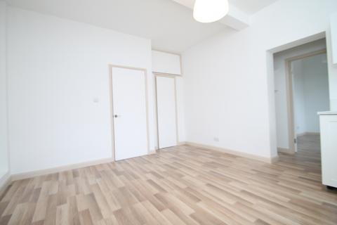 2 bedroom flat to rent, Albion Road, Sutton, SM2