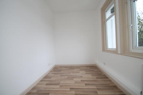 2 bedroom flat to rent, Albion Road, Sutton, SM2