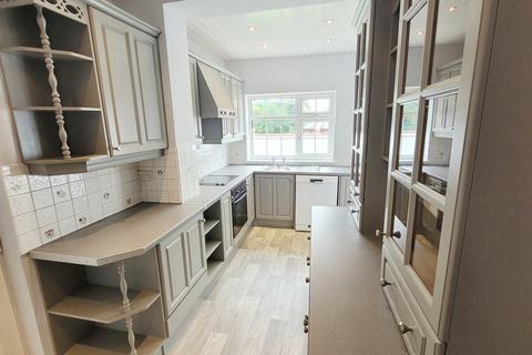 undefined, Ty'r Winch Road, Cardiff, CF3
