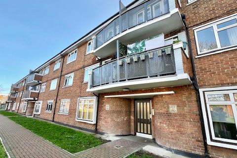 2 bedroom flat to rent, Bader Way, Rainham, RM13