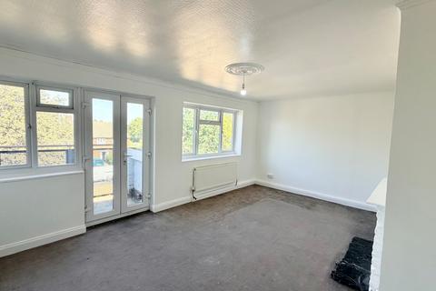 2 bedroom flat to rent, Bader Way, Rainham, RM13