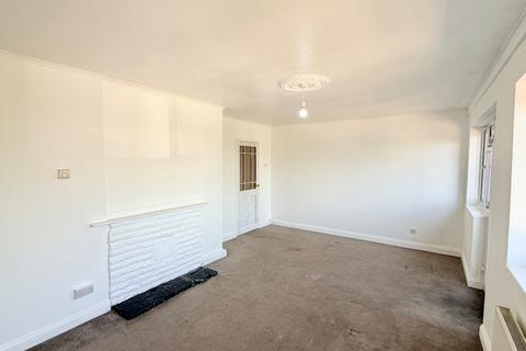 2 bedroom flat to rent, Bader Way, Rainham, RM13