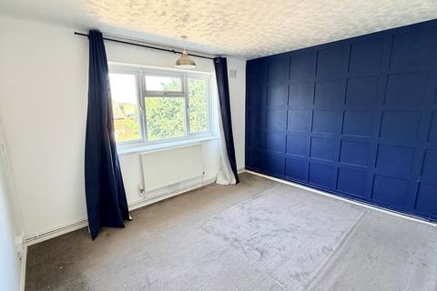 2 bedroom flat to rent, Bader Way, Rainham, RM13
