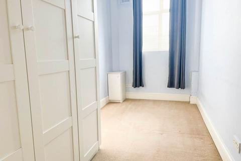 2 bedroom apartment to rent, Spencer Park, London, SW18