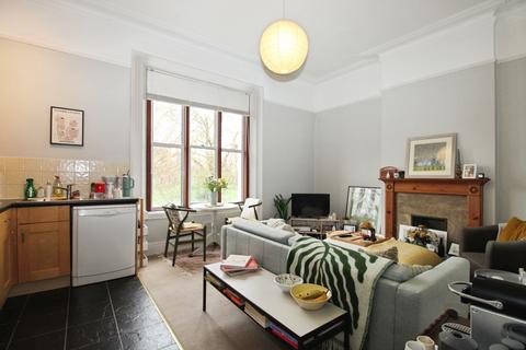 2 bedroom apartment to rent, Spencer Park, London, SW18