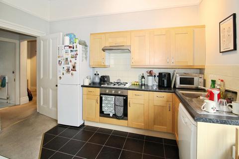 2 bedroom apartment to rent, Spencer Park, London, SW18