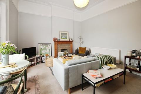 2 bedroom apartment to rent, Spencer Park, London, SW18