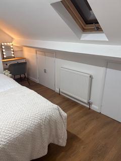1 bedroom in a house share to rent, London Road, Romford, RM7