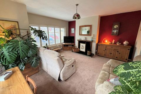 3 bedroom detached bungalow for sale, Y Groesffordd, Bryncrug LL36