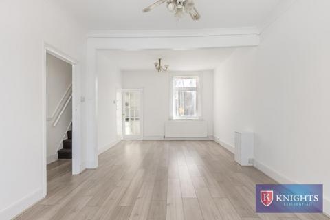 3 bedroom house for sale, Haselbury Road, London, N18