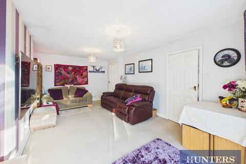 2 bedroom semi-detached bungalow for sale, Harewood Avenue, Bridlington