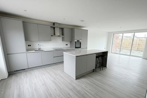 4 bedroom detached house for sale, Forest Road, Northampton NN7