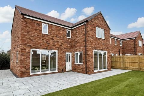 4 bedroom detached house for sale, Forest Road, Northampton NN7