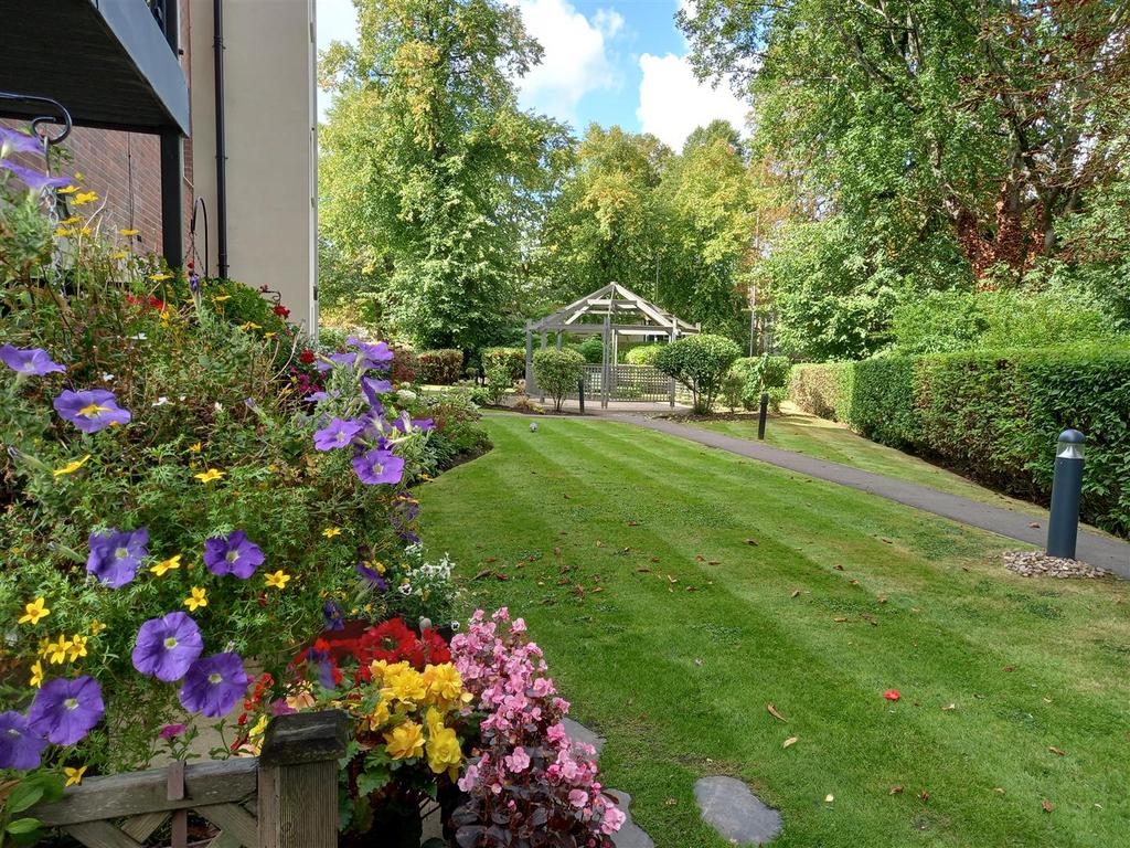 53 Broadfield 3.jpg