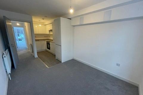 1 bedroom maisonette to rent, Albert Road, London, NW4 2SH