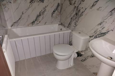 2 bedroom apartment to rent, Redhouse Street, WALSALL