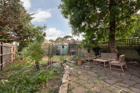 3 bedroom flat for sale, Selborne Road, Southgate N14