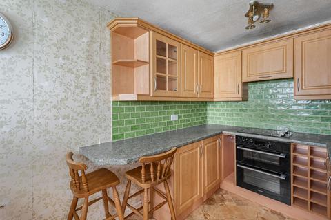 3 bedroom end of terrace house for sale, Barry Avenue, Bicester, OX26