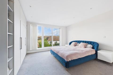 4 bedroom detached house for sale, Riddlesdown Road, Purley CR8